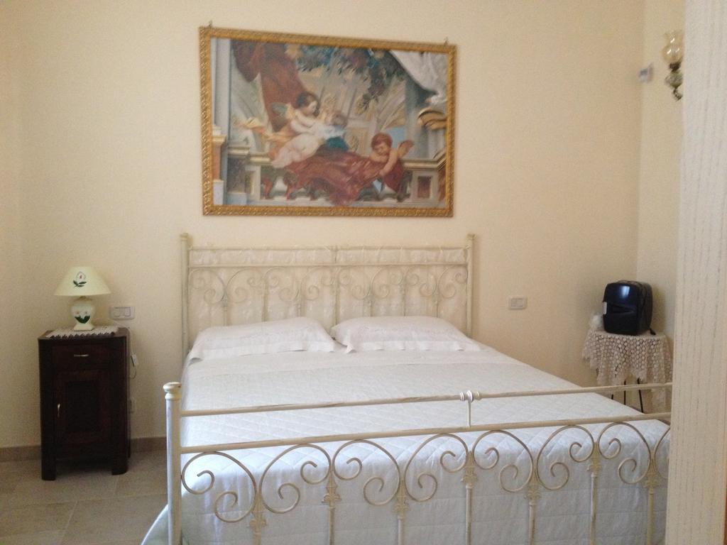 B&B La Grave Noci Quarto foto